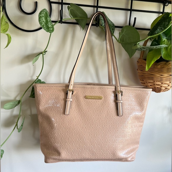 Michael Kors Jet Set Travel Tote Carryall Bag MK Embossed Gold Accents38H7XTVM3A - Picture 1 of 8